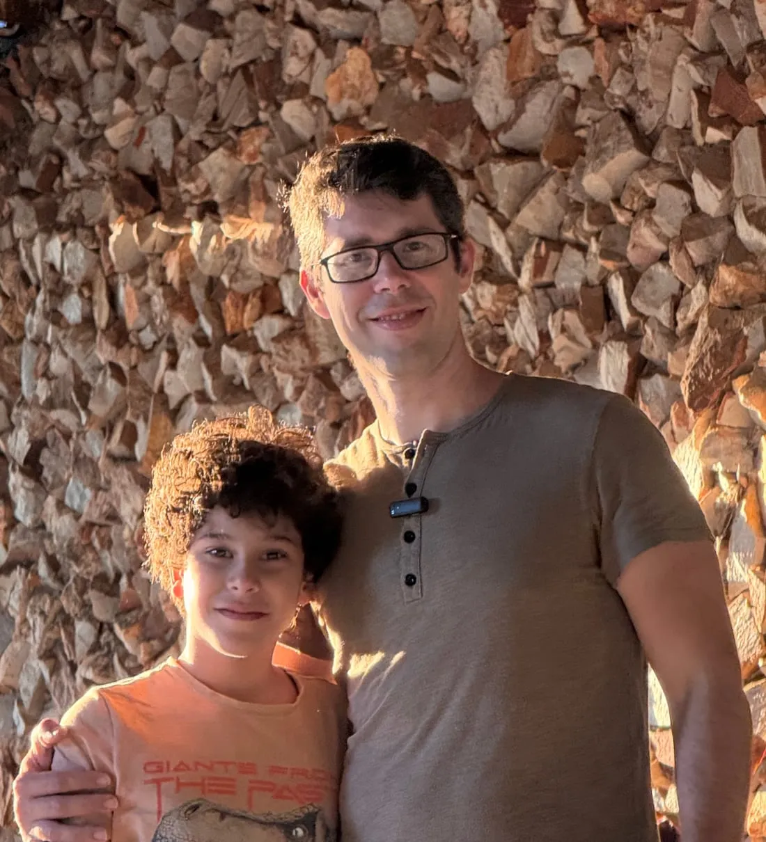 Gabriel e o filho ao ar livre